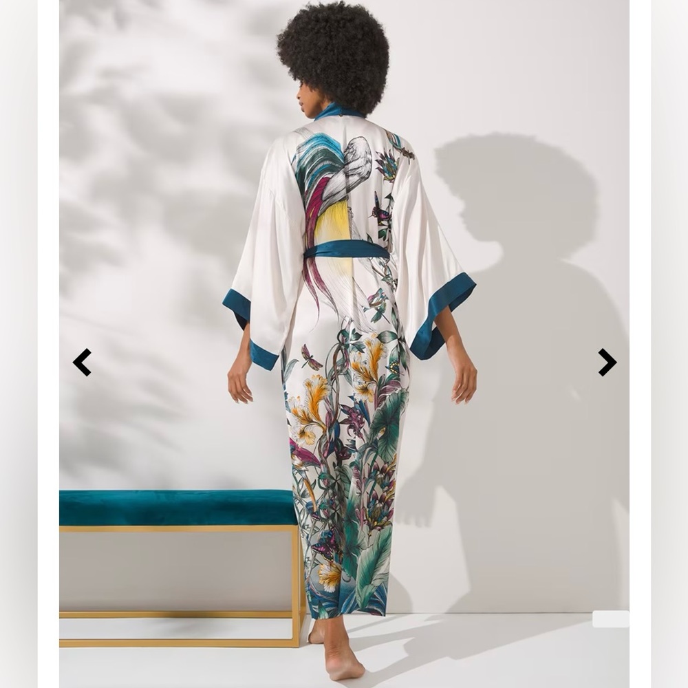 Soma Sensual 100% Silk Kimono Long Length Robe size S/M